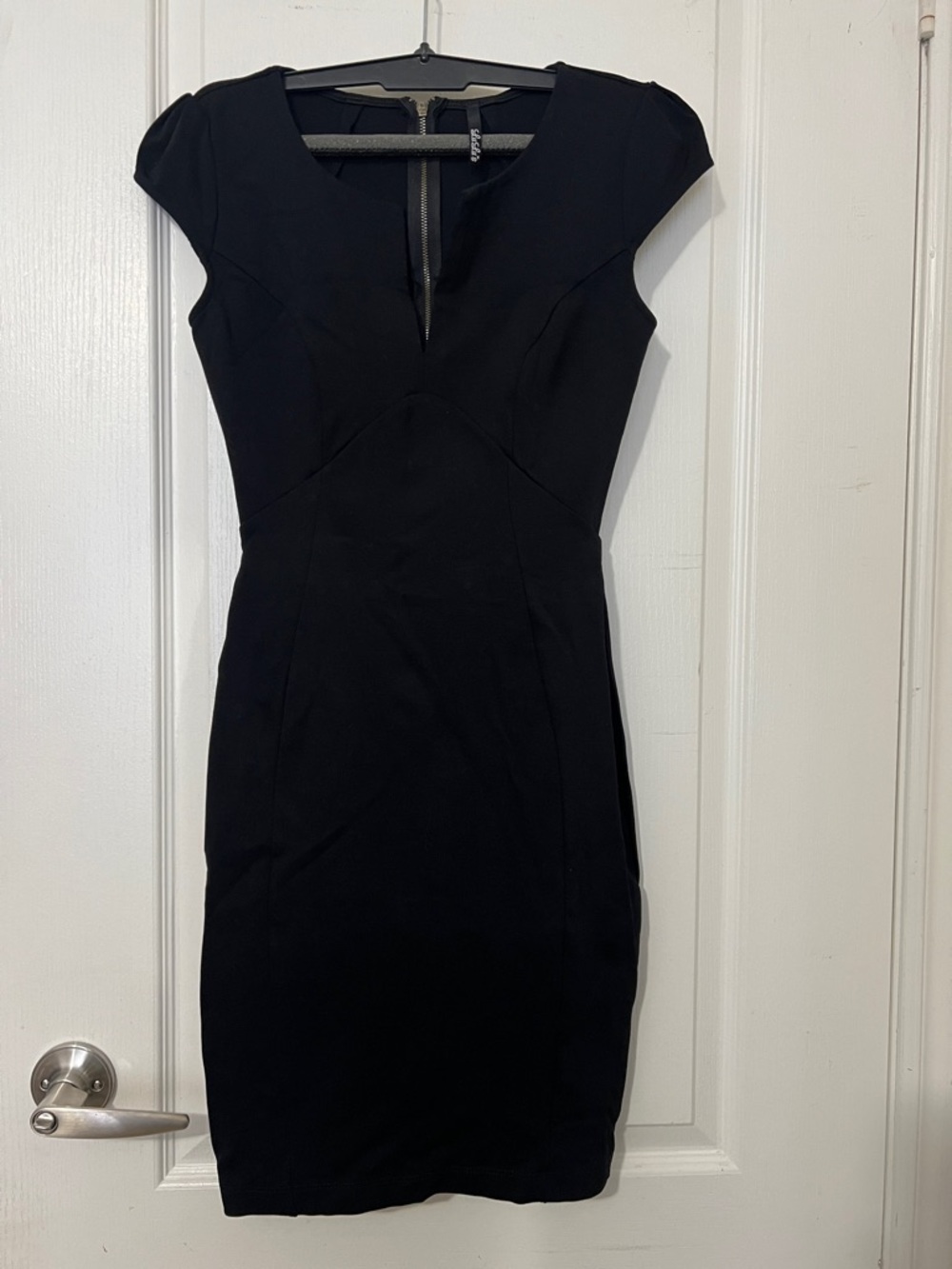 Lulu's Black Cap-Sleeve Midi Sheath Dress